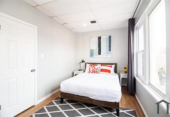 2nd image of 802 South St Floor 3