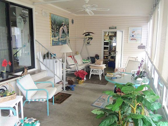 5th image of 27323 Pauline Dr