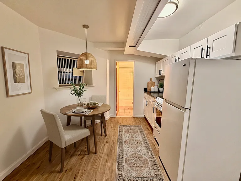 230 W 24th St #1G — Photo 3