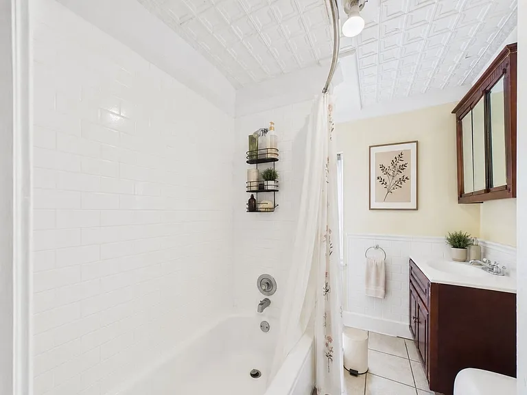 1619 Green Street — Photo 7