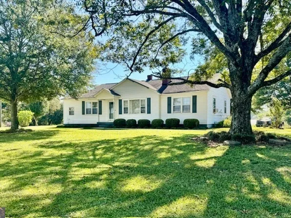 2407 Brown Rd, Martin, GA 30557