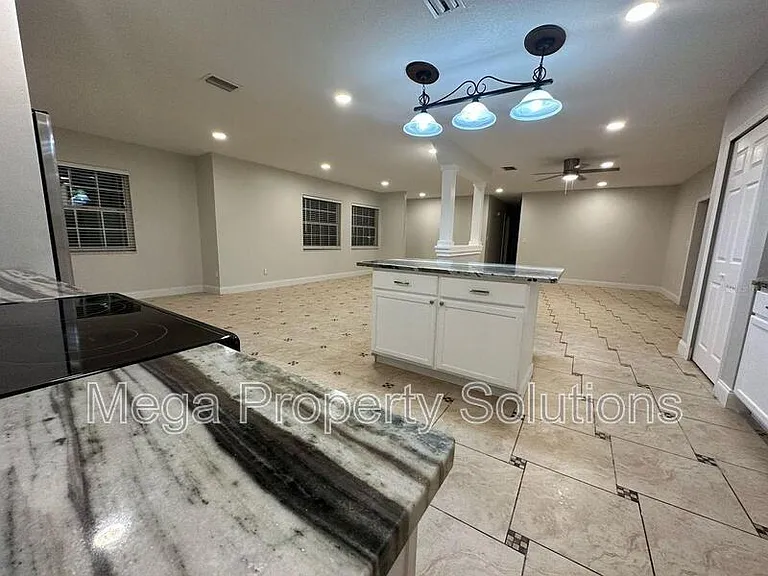 104 W Brentridge Dr #1 — Photo 10