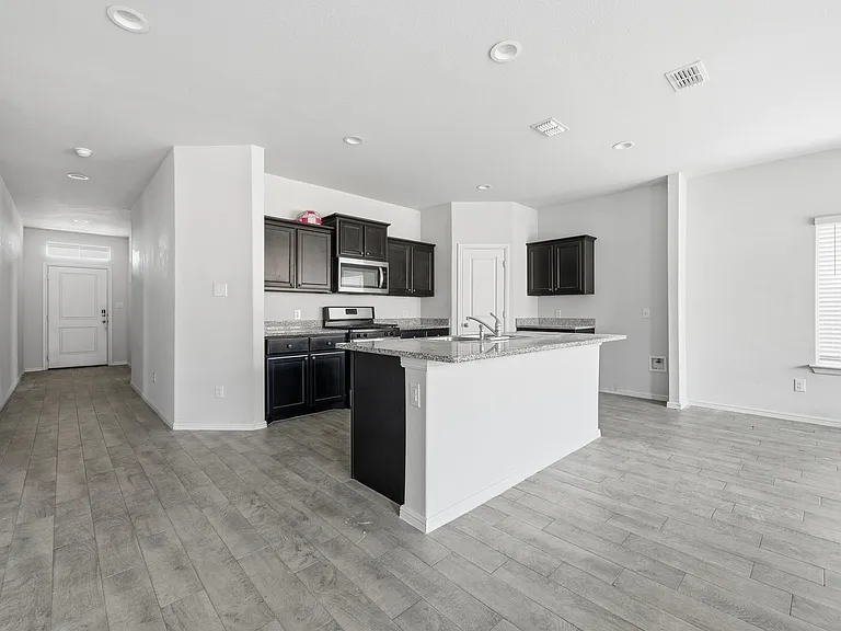 8520 Trickham Bnd — Photo 12