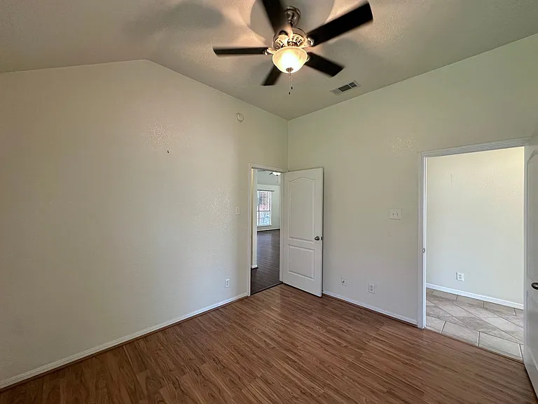 2012 Stonehenge Dr — Photo 25