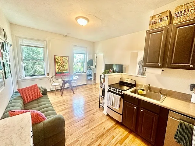 37 Tileston St #5R — Photo 2
