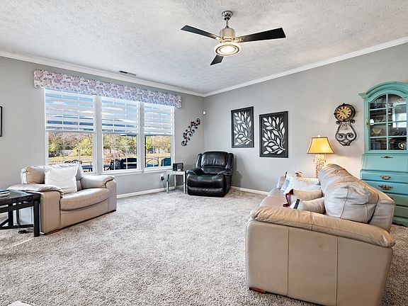 5th image of 2660 Foxbriar Pl