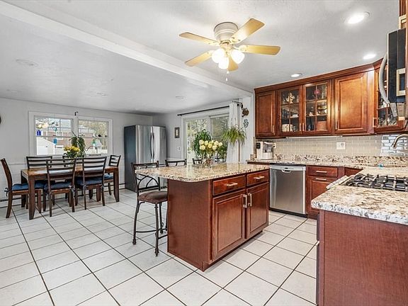 5th image of 1 Hemlock Rd