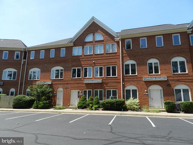 1st image of 299 Herndon Pkwy #106