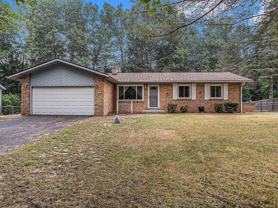 1st image of 125 Red Bird Ln