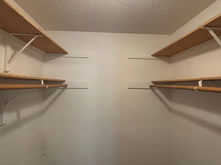 2135 S 46th Ave — Photo 17
