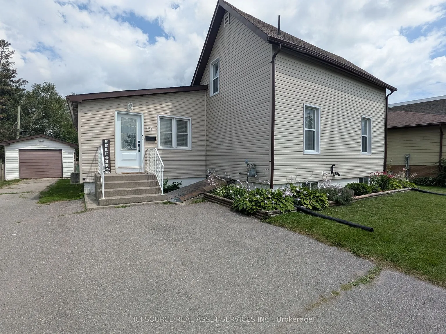 3 bed, $2,899 — Photo 2