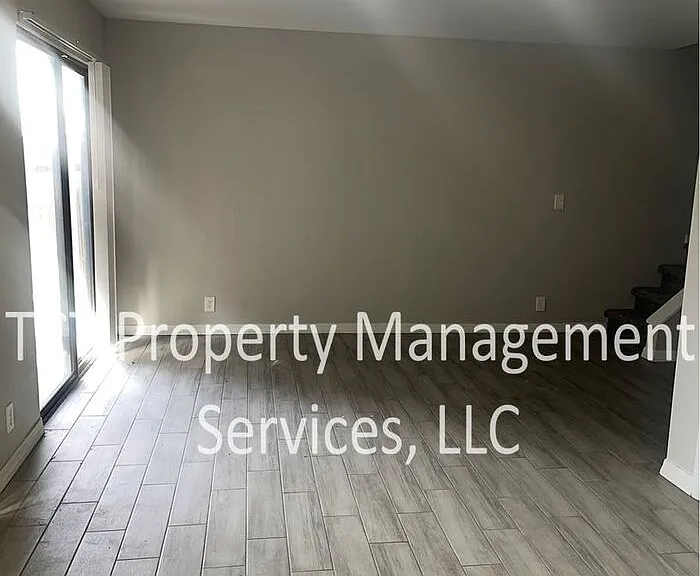 286 W Palomino Dr #135 — Photo 3