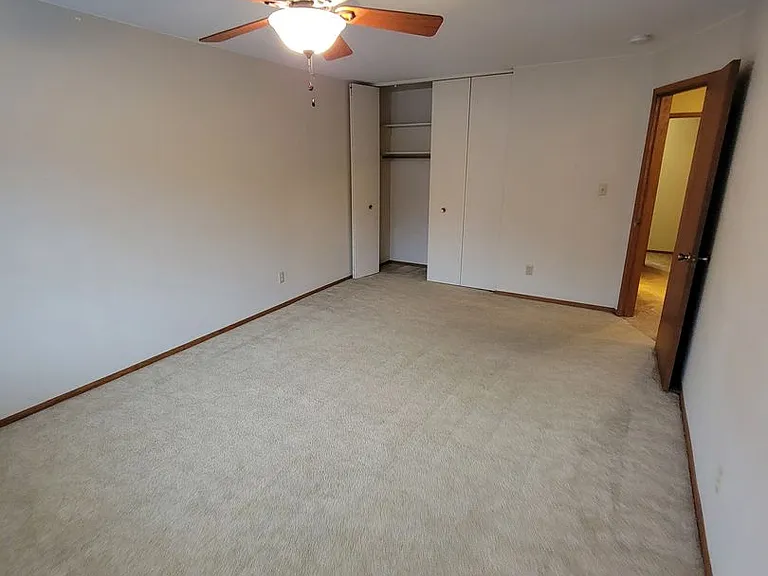 1005 S East St — Photo 31