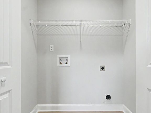 4th image of 547 Fairview Cir