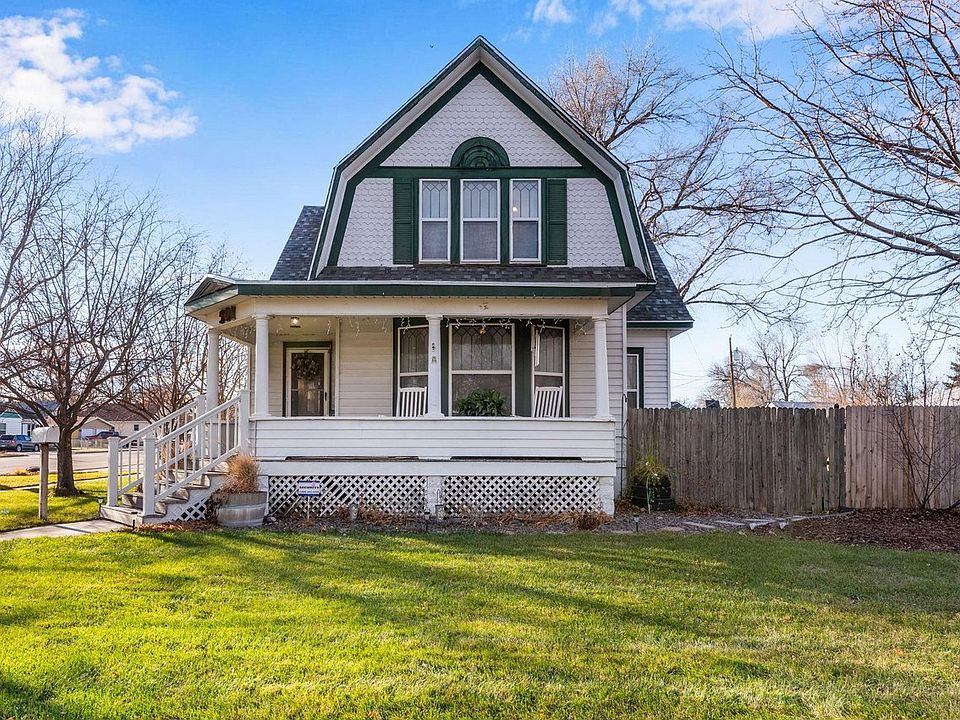 1st image of 501 Maple St