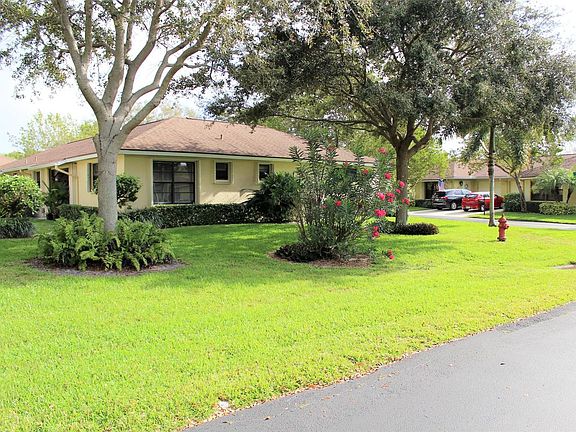 3rd image of 9870 Pecan Tree Dr APT A