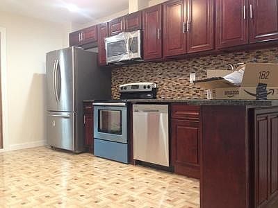 2nd image of 178 Green St #1