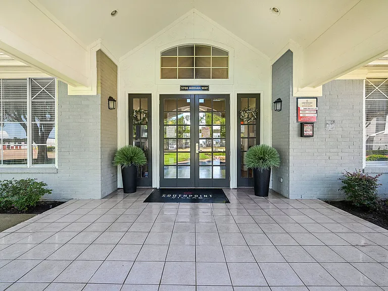 Southpoint Villas — Photo 13
