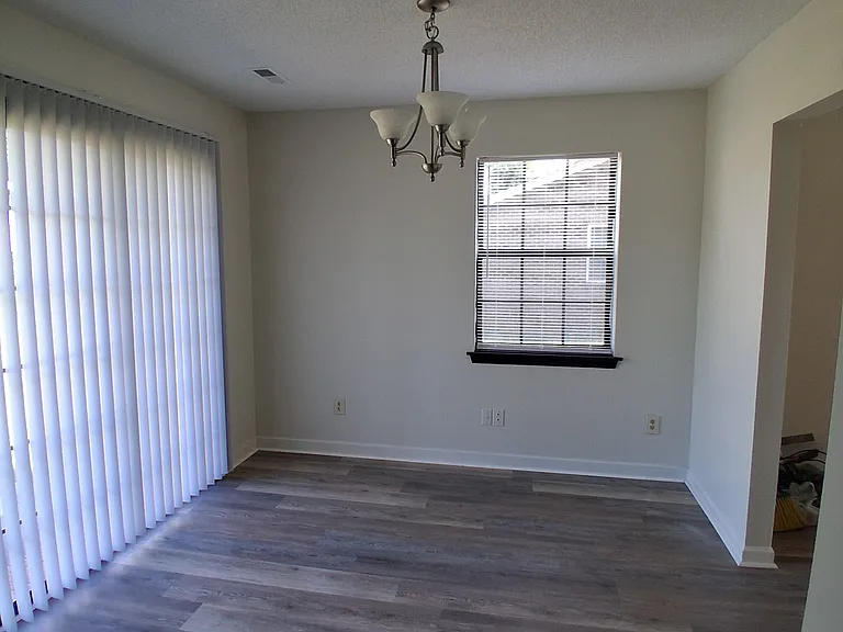 39 Stoney Rd — Photo 6