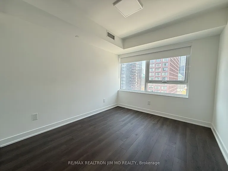 609 Sherbourne St #1104 — Photo 13