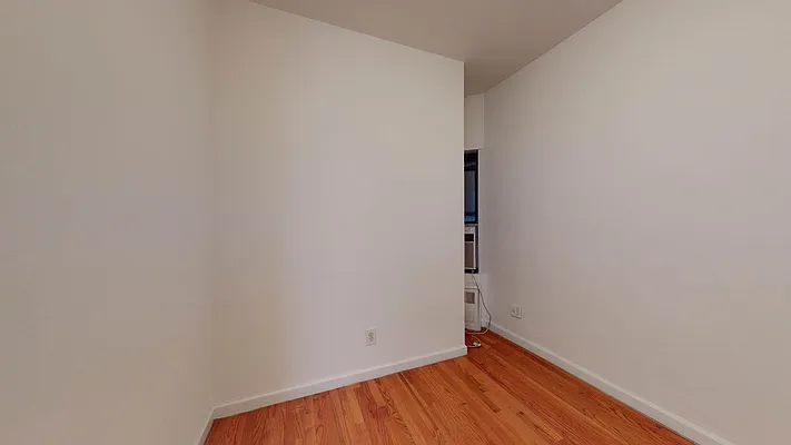 Rented by Bond New York | media 5