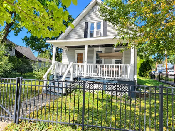 952 Larkin Ave, Elgin, IL 60123