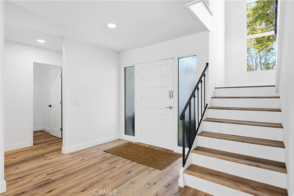 3 bed, 2.5 bath, 2108 sqft, $8,750 — Photo 4