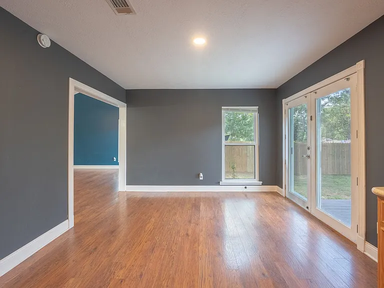 501 Calhoun Dr — Photo 9