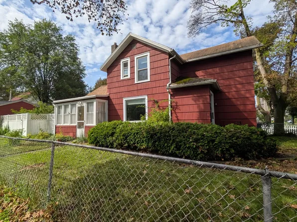 111 Henrietta St, Rochester, NY 14620
