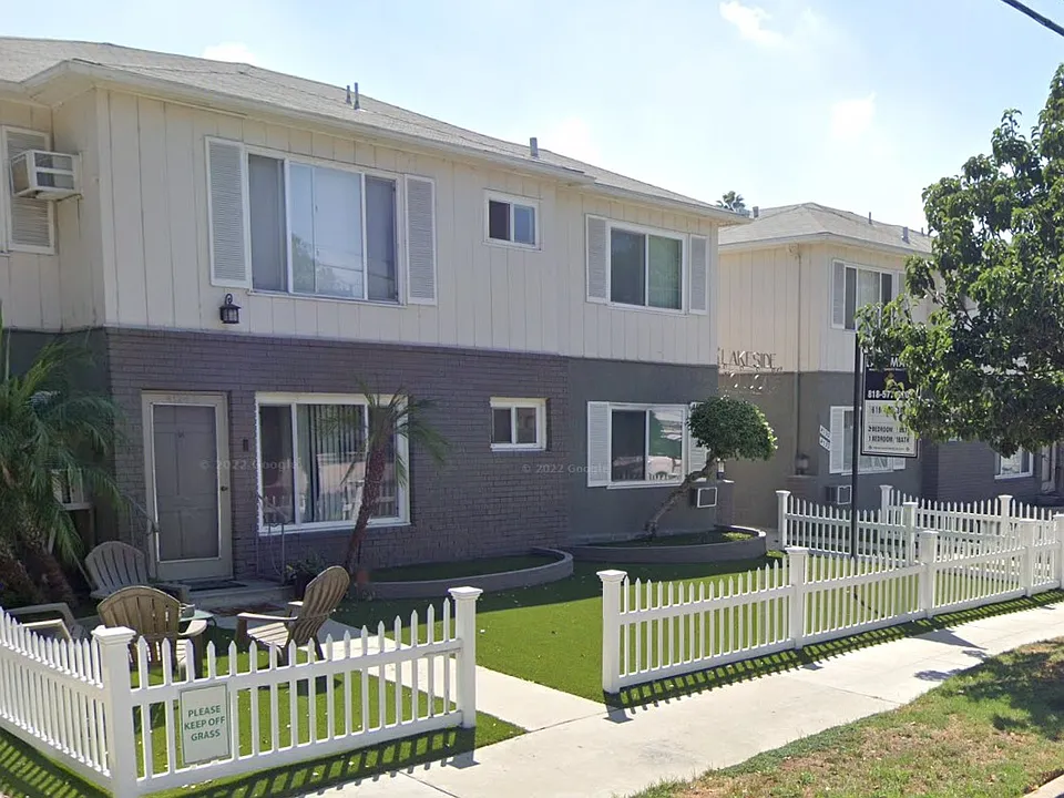 4132 Warner Blvd