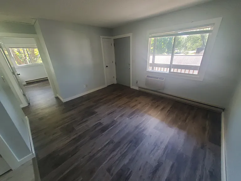 904 Hill St #214 — Photo 8