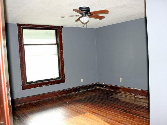 5th image of 202 Church St
