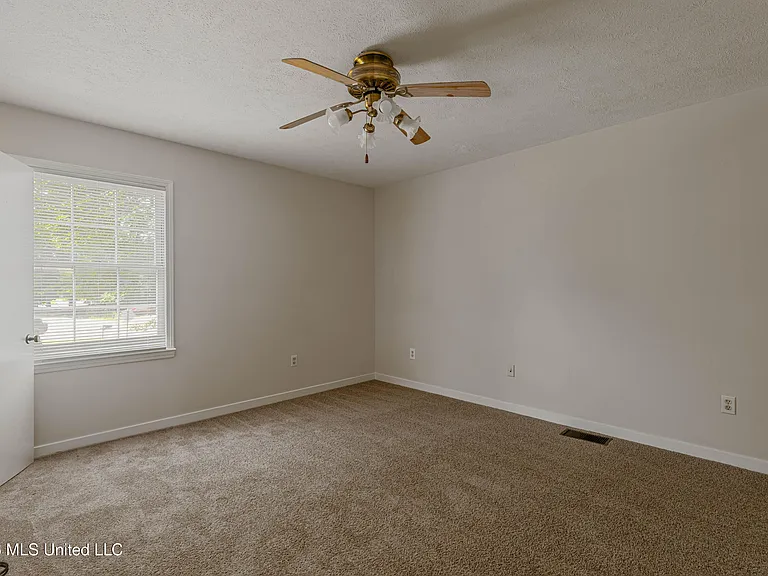 35B Northtown Rd — Photo 13