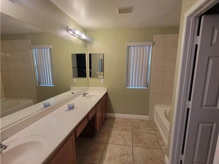 9577 Villa Adastra Ave — Photo 8