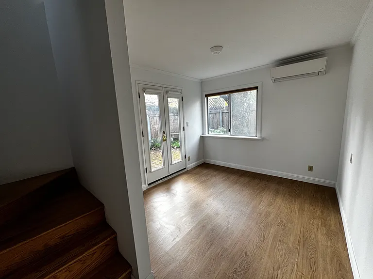 623 1/2 E St — Photo 3