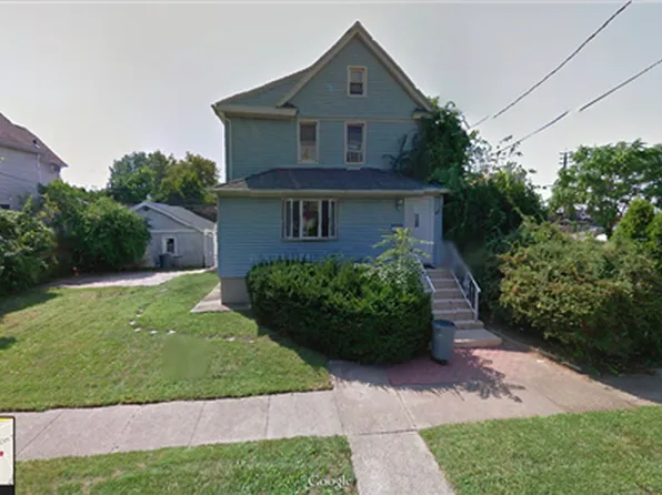 21 Randall Ave, Lynbrook, NY 11563