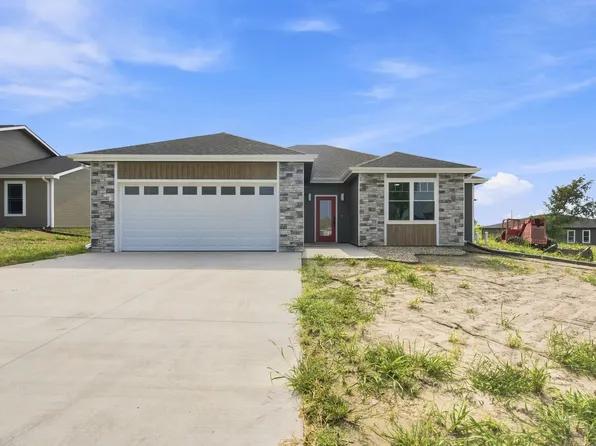 2528 Oriole Ln, Junction City, KS 66441