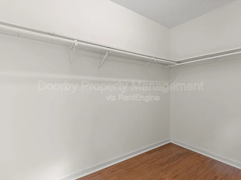 7701 Diamondhead Dr — Photo 37