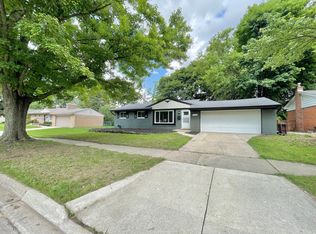 620 Miller Ave, Rochester, MI 48307