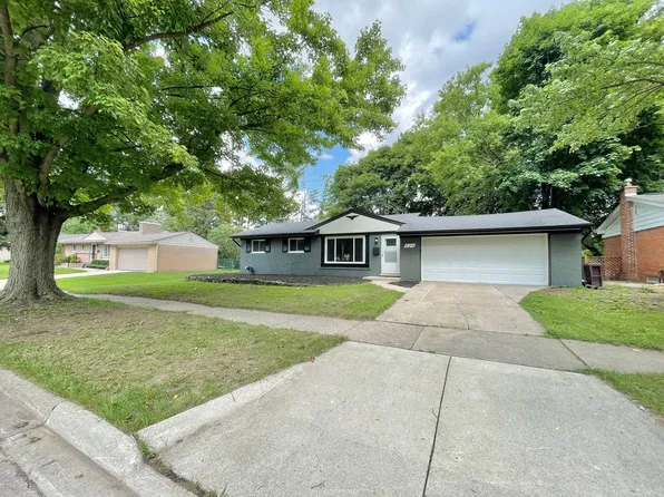 620 Miller Ave, Rochester, MI 48307