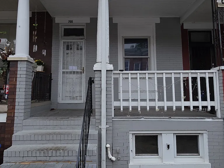 2011 W Lexington St — Photo 1