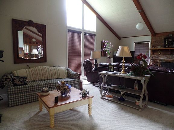 2nd image of 270 Lakeside Dr