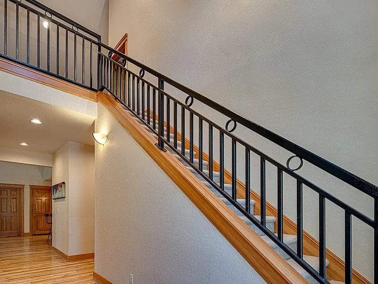 2601 NW Crossing Dr — Photo 10