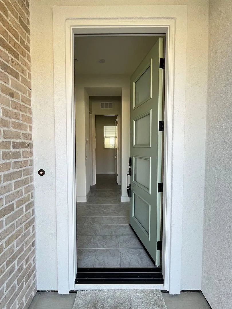 Brand New! 3 Br/2.5 Ba + Loft/Office Detached Home In Great San Juan Capistrano Location — Photo 4