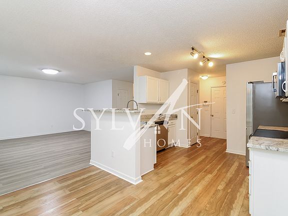 4th image of 117 Kinnley Ct