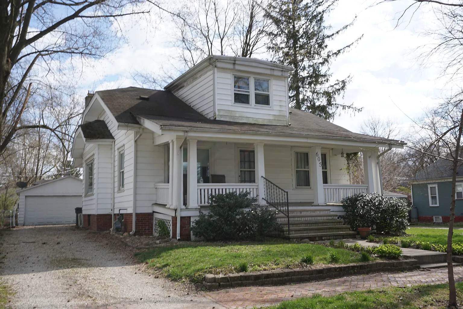 605 E California Ave photo 1