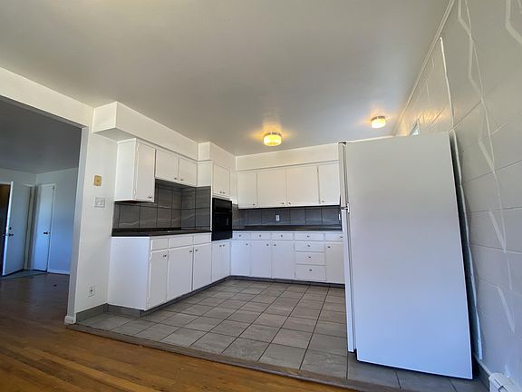 2nd image of 1767 Oxford Dr APT 1