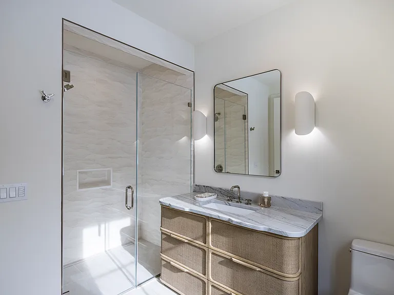 33 Harbor View Dr — Photo 24