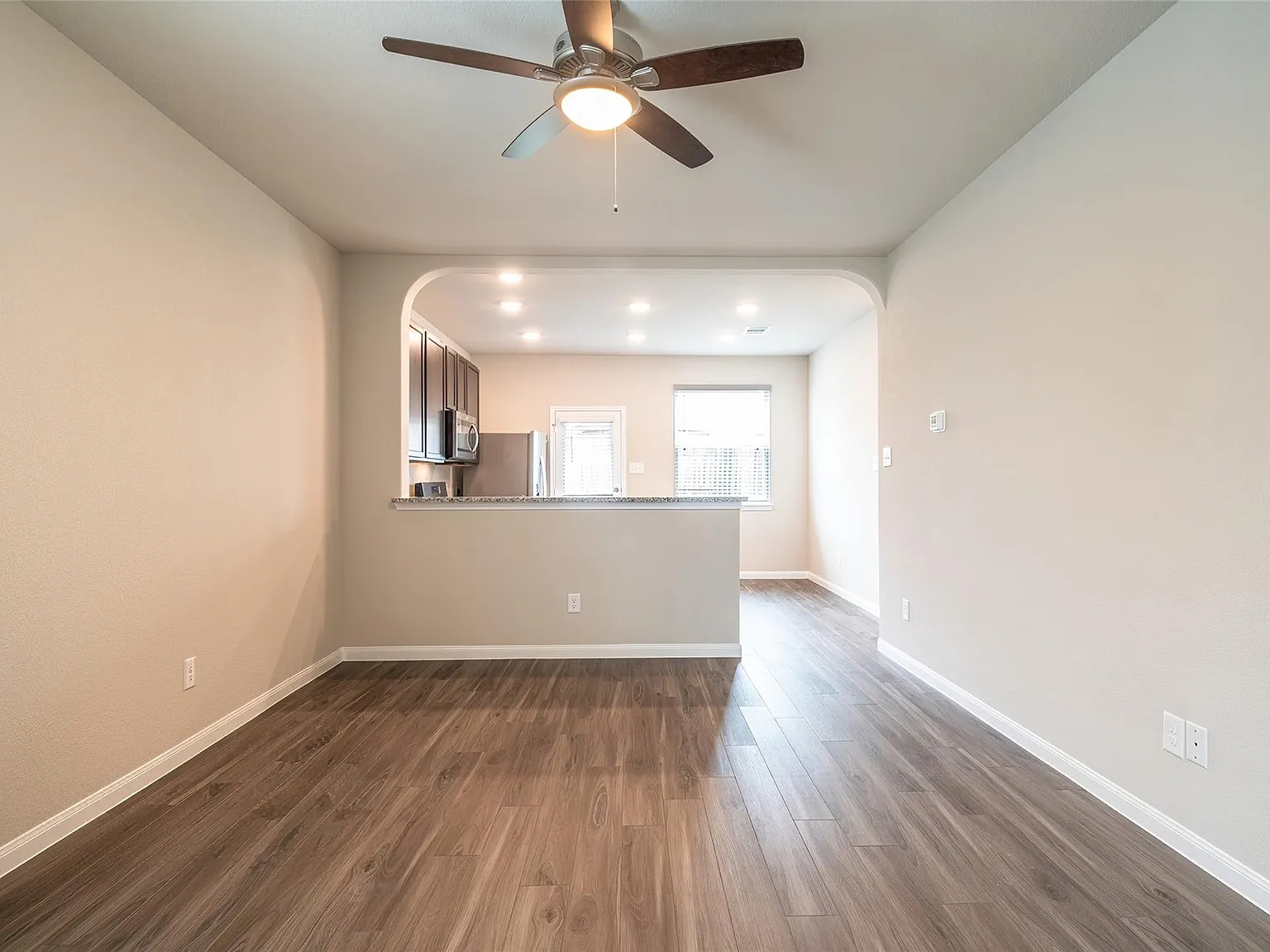 4 bed, 2.5 bath, 1707 sqft, $1,995 — Photo 4
