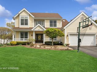 675 Riley Ln, Lake Zurich, IL 60047